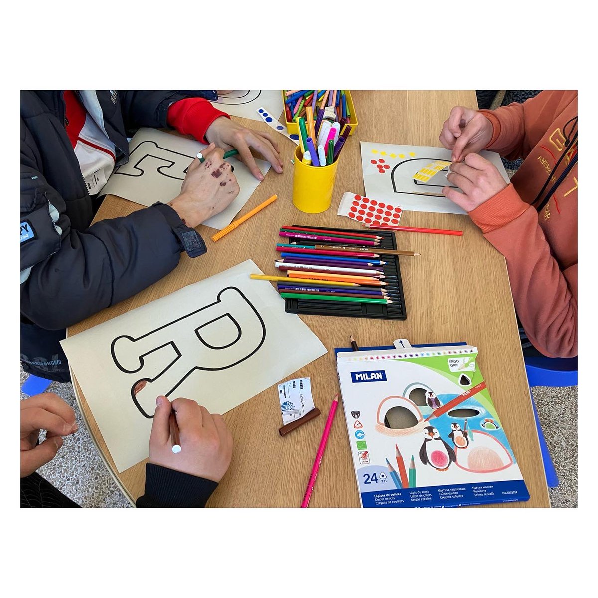 escuelassj's tweet photo. #FemEscola
#PersonasParaLosDemas
#50Arrupe
#UECO
Fotos del taller @Valencia_EC “voces por la Educación” en #JornadasIgnacianas trabajando el #DerechoalaEducacion de calidad en cualquier lugar del 🌏
#MilMillonesdeVoces
#OneMillionVoices
#MilMilionsdeVeus
#SAME2023 https://t.co/5ozgKnHPIw