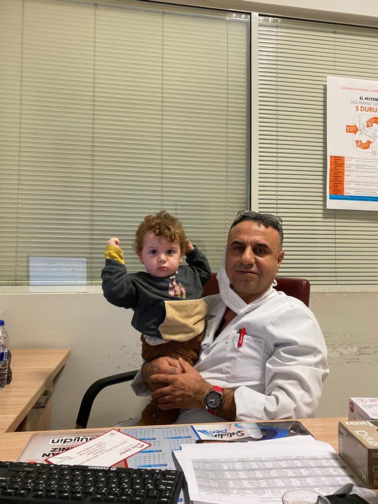 Küçük Süleymanı bulduk yardımlarınızla,amcası kaynım Dr. Süleyman Alpaslan göçük altında ses geliyor yardım lazımmm Rönesans Rezidans A 3 Blok Kat 2 No 21 Antakya <a href="/ahbap/">Ahbap</a> <a href="/OguzhanUgur/">Oğuzhan Uğur</a> <a href="/KaanSekbann/">Kaan Sekban</a> <a href="/sgokbakar/">Şahan Gökbakar</a>