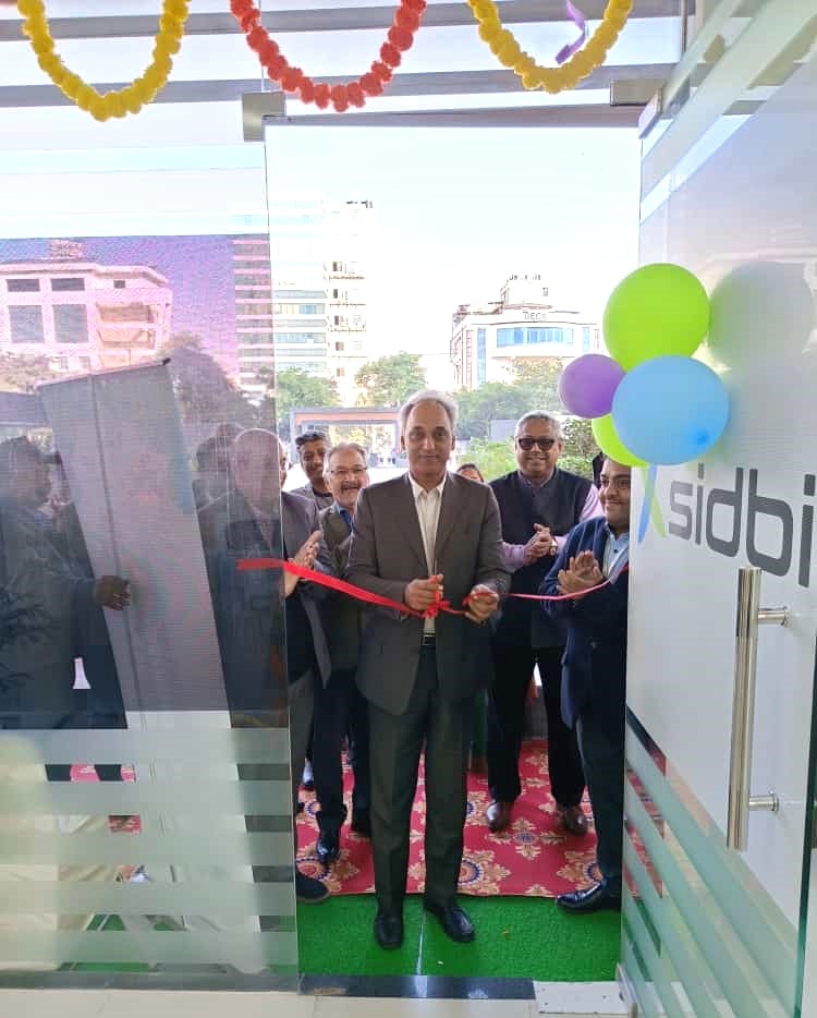 sidbiofficial's tweet image. #SIDBI_Noida’s #GreenBuilding was inaugurated by #SIDBI CMD Shri S. Ramann @ramann_siva. The event was attended by #MSME stakeholders and officials of Laghu Udyog Bharti and Chairman IIA-Greater Noida Chapter.