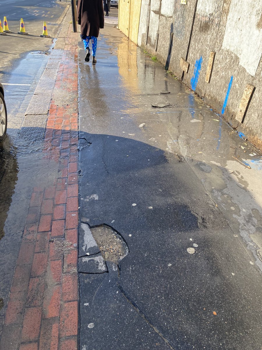 david_fell1's tweet photo. @thameswater Hi there - this still hasn’t been fixed and it’s pulling up the pavement. https://t.co/sifsIpFO4f