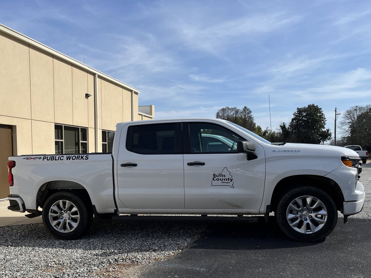JMichaelBrewer's tweet photo. One member of our new fleet of Chevrolet Silverado 1500 pickup trucks getting prepped to go into service with the Public Works department. These and some smaller Ford Mavericks will replace older trucks in multiple departments that are ready to come off the road. #ButtsCounty https://t.co/8M2SuWDDeb
