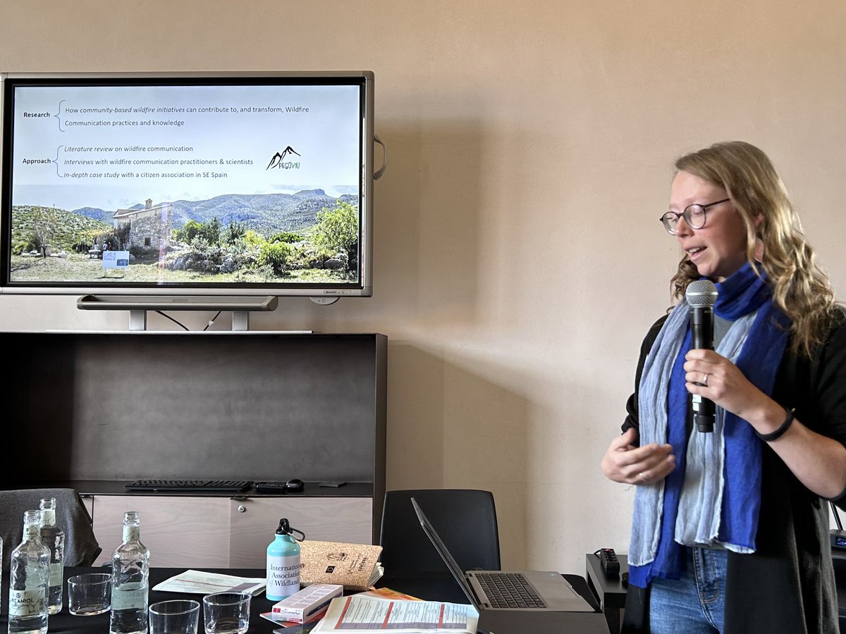 PyroLife_ITN's tweet photo. Catching a glimpse of @IsabeauOttolini ‘s intervention at the workshop taking place at the premises of @efimedfacility. She has presented her research on community-based wildfire communication focusing on the case of @pego_viu in Alicante, Spain
@MSCActions @UOCuniversity @NFPA https://t.co/O8ipAMPNYL