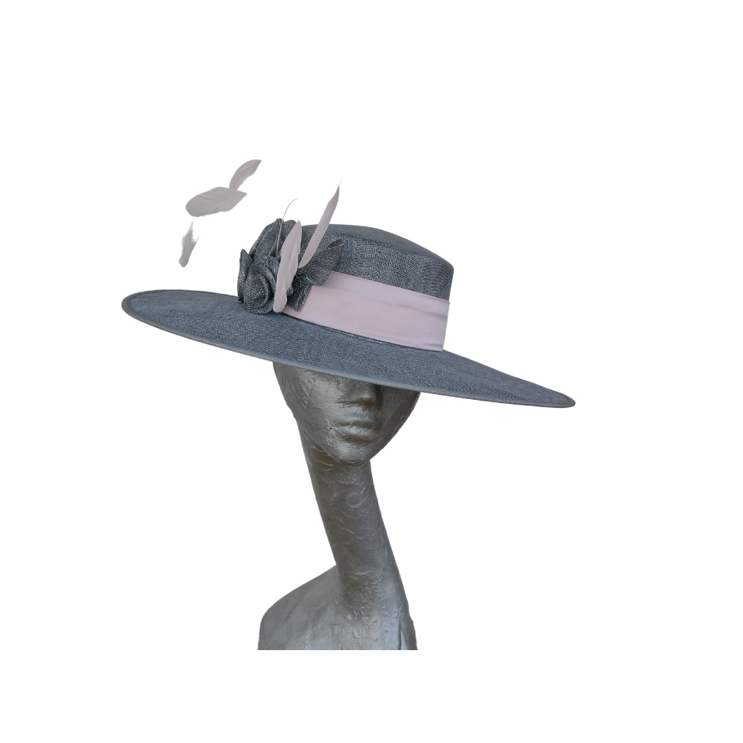 Hats2go's tweet image. Another Design labeled, Boxed and ready to go....💕
#clientready #millinery #completed