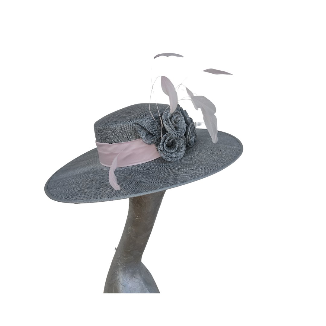 Hats2go's tweet image. Another Design labeled, Boxed and ready to go....💕
#clientready #millinery #completed