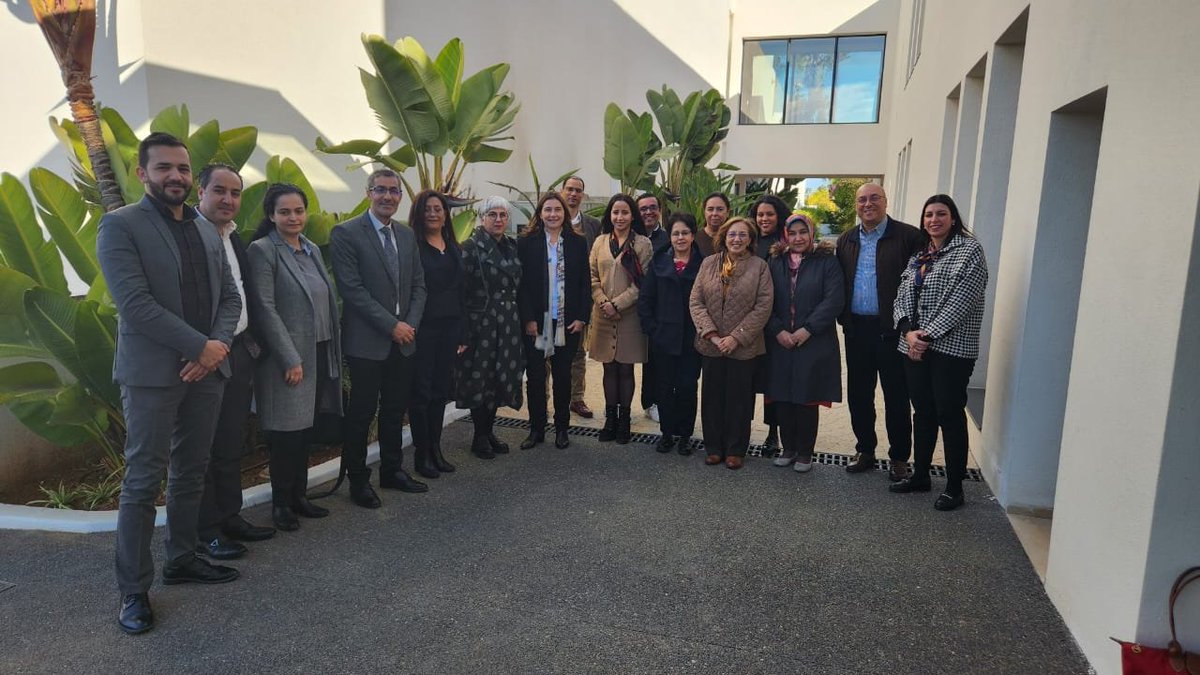 ONUMaroc's tweet photo. Moment d’échange ce matin entre la RC @NathalieFustier et l’équipe de @OMSMaroc en retraite à Rabat. L’occasion de discuter de la réforme @UN, des priorités stratégiques de @OMSMaroc pour 2023-2027 et de l’alignement avec le nouveau Cadre de Coopération @ONUMaroc. https://t.co/daUWRpXMPa