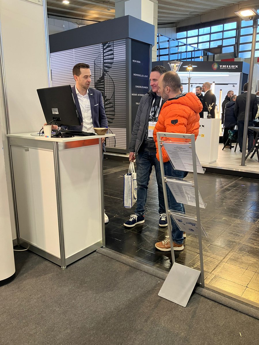 ALPI_GmbH's tweet photo. Heute startet die @FM_Elektro &amp; die ersten Besucher ließen sich von uns zeigen, wie unsere Software helfen kann, effizienter &amp; schneller zu planen.

Sind Sie in Dortmund? Dann kommen Sie bis Freitag vorbei, um zu sehen, wie #Elektroplanung digital &amp; automatisch funktioniert! https://t.co/ntygWRzBMj