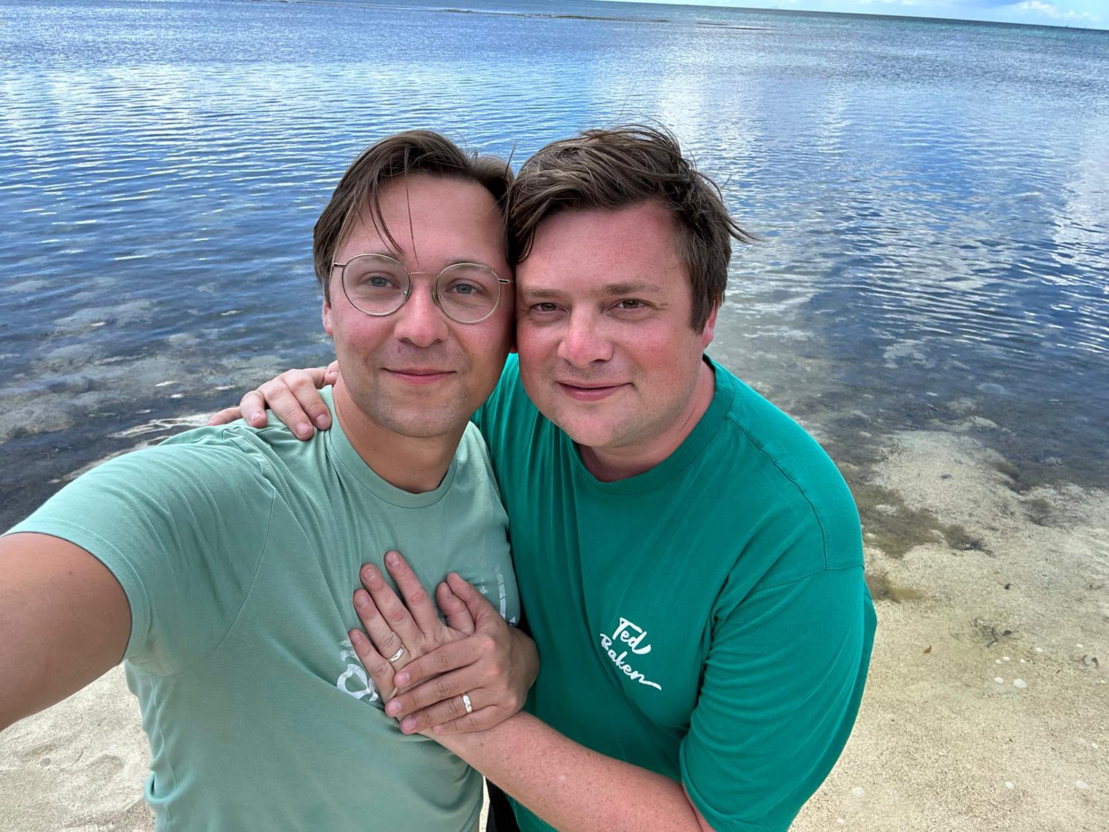 Charlie Bell 🏳️‍🌈 on Twitter: “Well here’s some news: last week I said