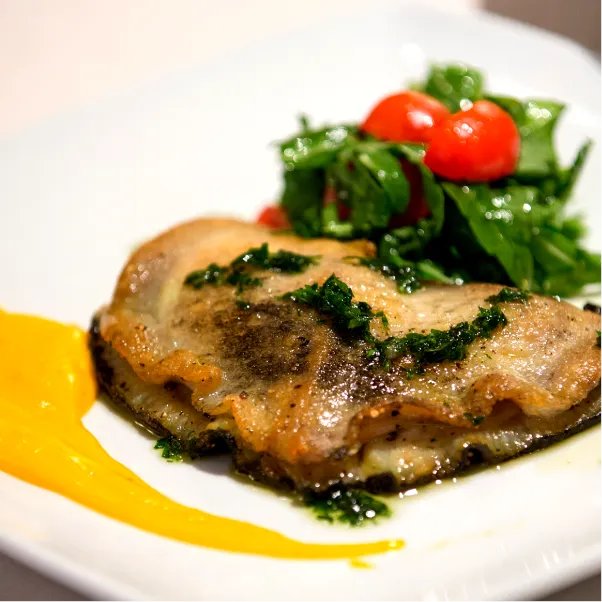 ChefAcademyLond's tweet photo. To be the ultimate top culinary chef, it is important that our students understand the art of presentation. Students are encouraged to display their skills with sophisticated presentation. 

Get in touch today by booking online at https://t.co/63Q3N9Qwpy

#CulinarySkills https://t.co/2LkSZf5wKI