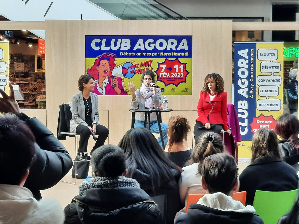 VilledEvryCourc's tweet photo. [DIRECT] #ClubAgora2023 Peut-on réparer l'école ? L'innovation pédagogique, l'inclusion, l'absentéisme, le recrutement... et quid des moyens ? Prenez part au debat c'est en ce moment à #Evry2 avec @najatvb @louisetourret @fatimaxx @NoraHamadi https://t.co/U2qscbctSE