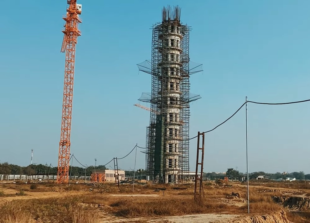 OpticVyu's tweet photo. See some of the latest pictures from the construction of #BharatVandanaPark (upcoming India's largest theme park) in Dwarka, #Delhi.
#BharatVandanaPark #NBCC #DDA #LargestThemePark #Delhi #India #timelapse #constructioncamera #timelapsecamera #opticvyu #timelapsecamera https://t.co/hfmzf19NPQ