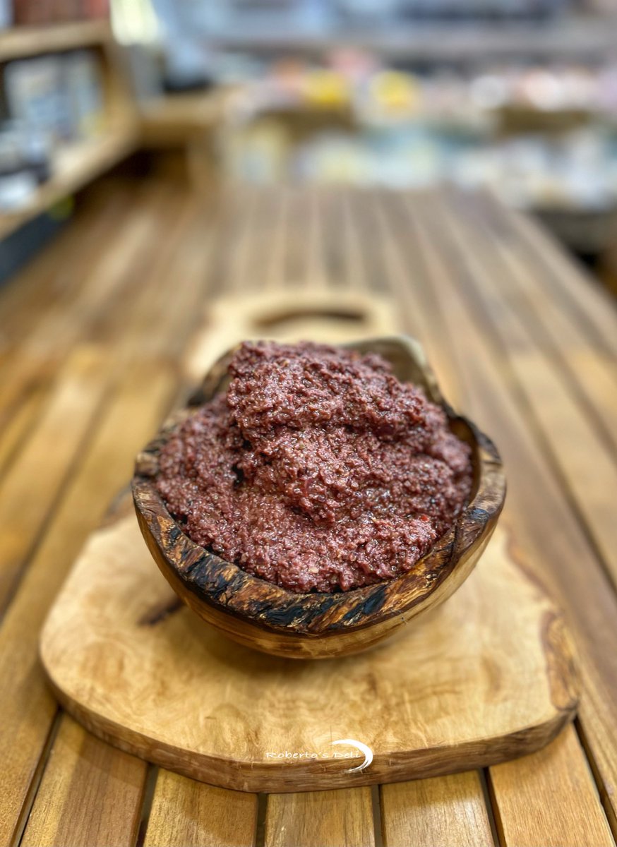 RobertosDeli1's tweet photo. Fresh Homemade Kalamata Olives Tapenade.
#besocialcambridge #cambridgemarketsquare #cheeseshop #stneots #pesto #ShopLocal #wineshop #basilpesto #tapenade #kalamataolives #coffeeshop #delishop https://t.co/bNjExYcaYr