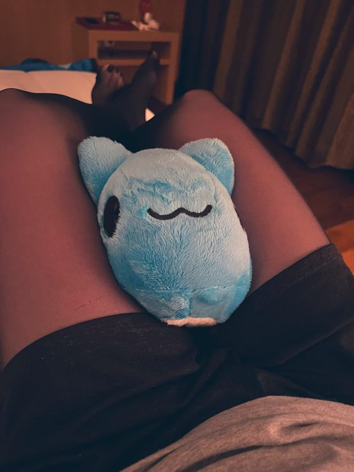 Who wanna be my Bugcat Capoo https://t.co/Jy4bDSaODQ