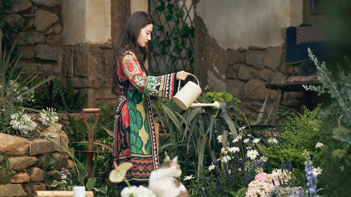 secretsforests's tweet photo. "it's not that we can't change the world. on the contrary, everything we do changes the world in subtle ways. if we have love and kindness, the world becomes a little better too"

🎐 #meetyourself #去有风的地方 https://t.co/iuojDTnZde
