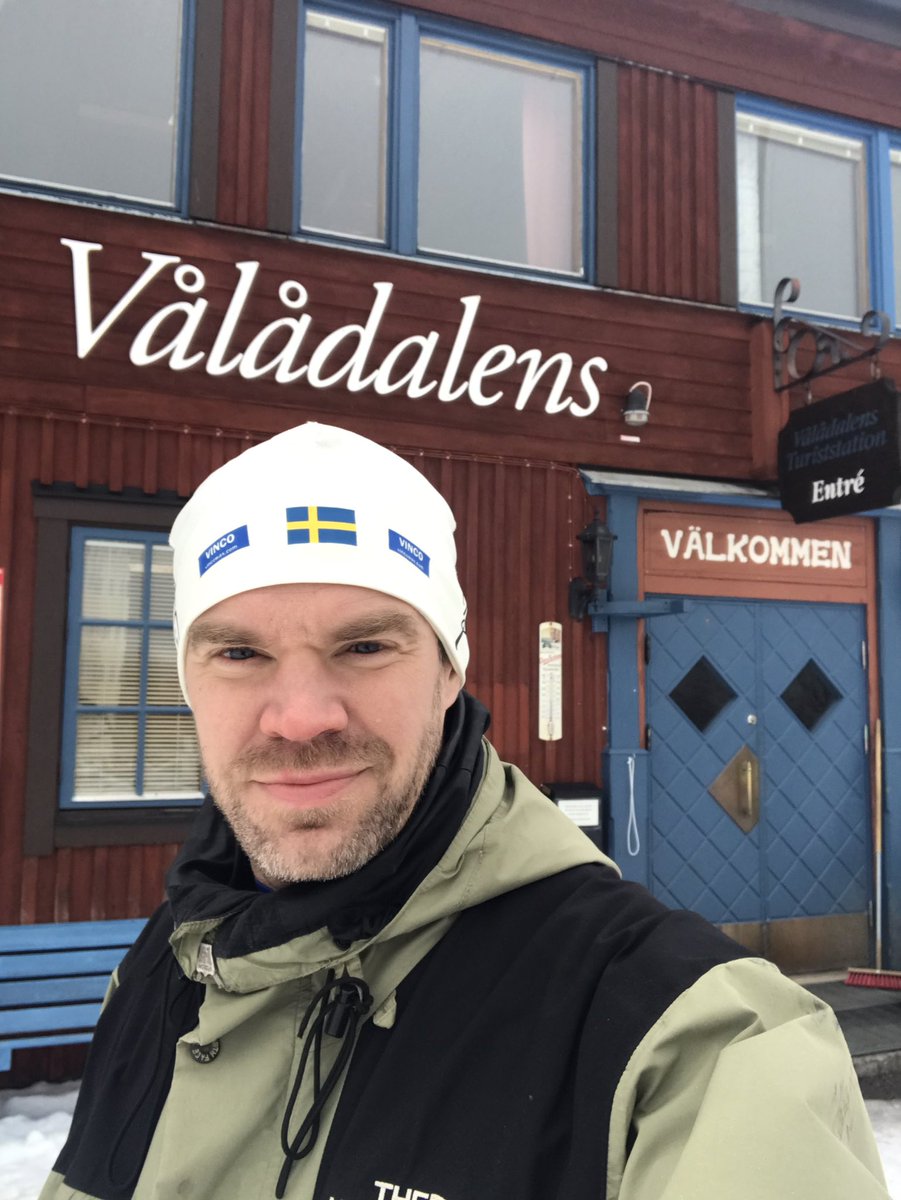 Peter_Edholm's tweet photo. Vålådalsdagarna! Ett symposium om träning, kost, hälsa och prestation med sve främsta forskare på plats i härlig fjällmiljö! Snart dags för dem årliga skidstafetten bland deltagarna! ⛷ @RedaktorSfaim @IdrFys_Sfaim @CIFofficial @orebrouni #vålådalsdagarna #idrottsfysiologi https://t.co/maIJu4DYOZ