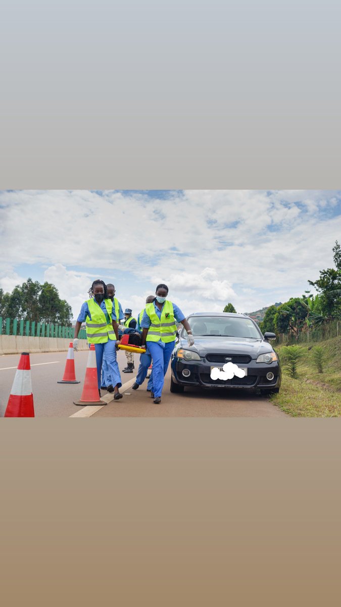 Whatever the emergency is, the intervention team has got you covered. For any emergencies on the expressway call 📞 0800270170. #keeug #roadsafetyug #TuukaBulungi