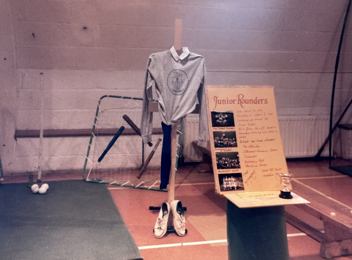 Meoncross School tweet media