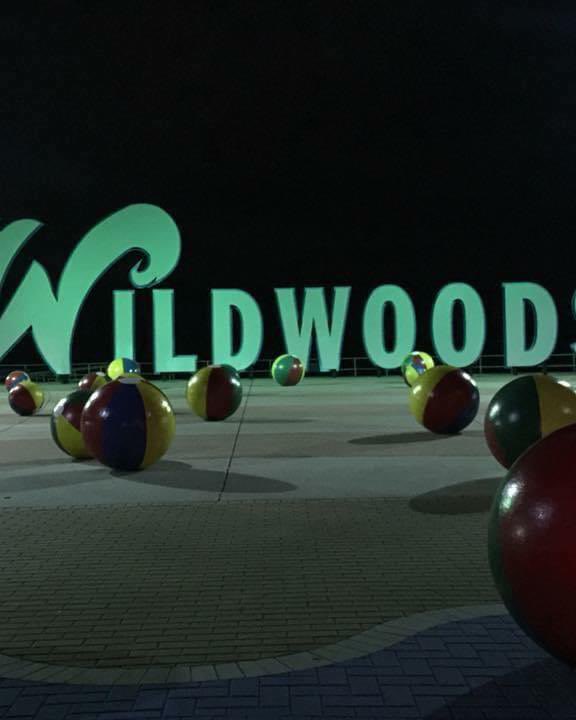 PHLEaglesNation's tweet photo. Wildwood, NJ is green for the Birds. 🦅 https://t.co/78eDLvYcCi