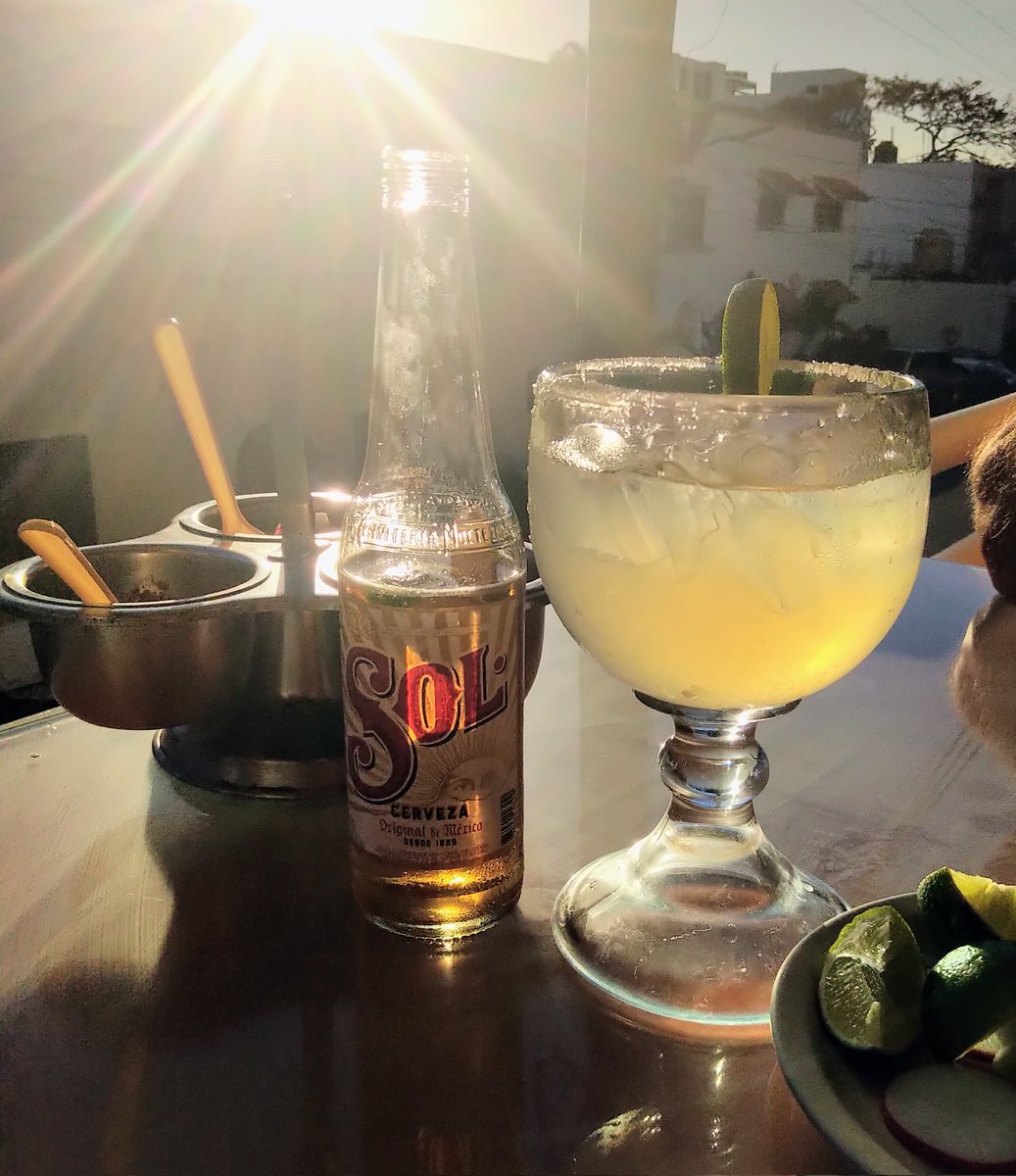 locmac06's tweet photo. It's time for some warmth and #sunshine. Bidding farewell to #winter and that damn #arcticvortex. Will be cheering on #LeafsForever in a warmer spot! https://t.co/qfTYtAFLcw