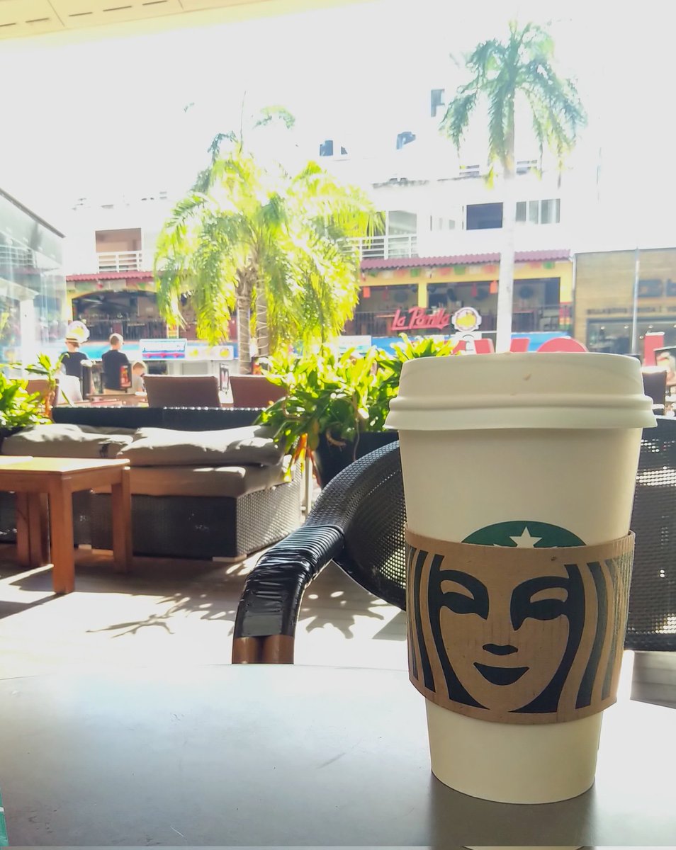 locmac06's tweet photo. It's time for some warmth and #sunshine. Bidding farewell to #winter and that damn #arcticvortex. Will be cheering on #LeafsForever in a warmer spot! https://t.co/qfTYtAFLcw