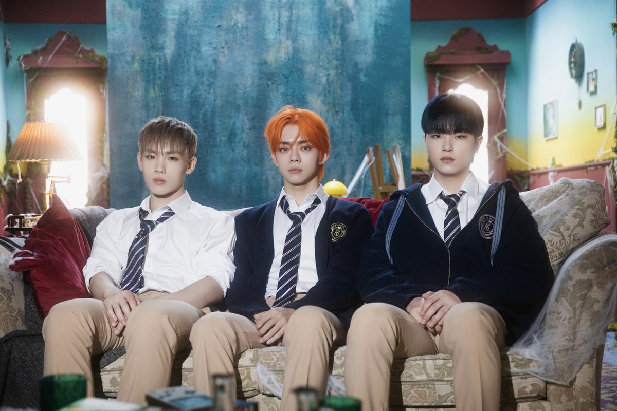 PlaySUPERKIND's tweet photo. 슈퍼카인드 SUPERKIND - MOODY - Concept photo part.4

#MOODY #무디
#SUPERKIND #슈퍼카인드 #DAEMON #GEON #EUGENE
#PlaySUPERKIND https://t.co/CI9Q2Qlui6