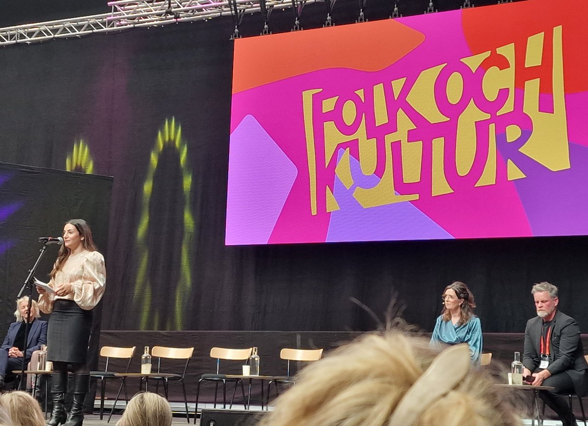 Äntligen stod kulturministern på scen och nu är @FolkochKultur 2023 i full gång! @facketDIK:s seminarium 'Vi vet ju hur det blev i Sölvesborg' går av stapeln på fredag 11:30. Kom dit om du kan! :-)