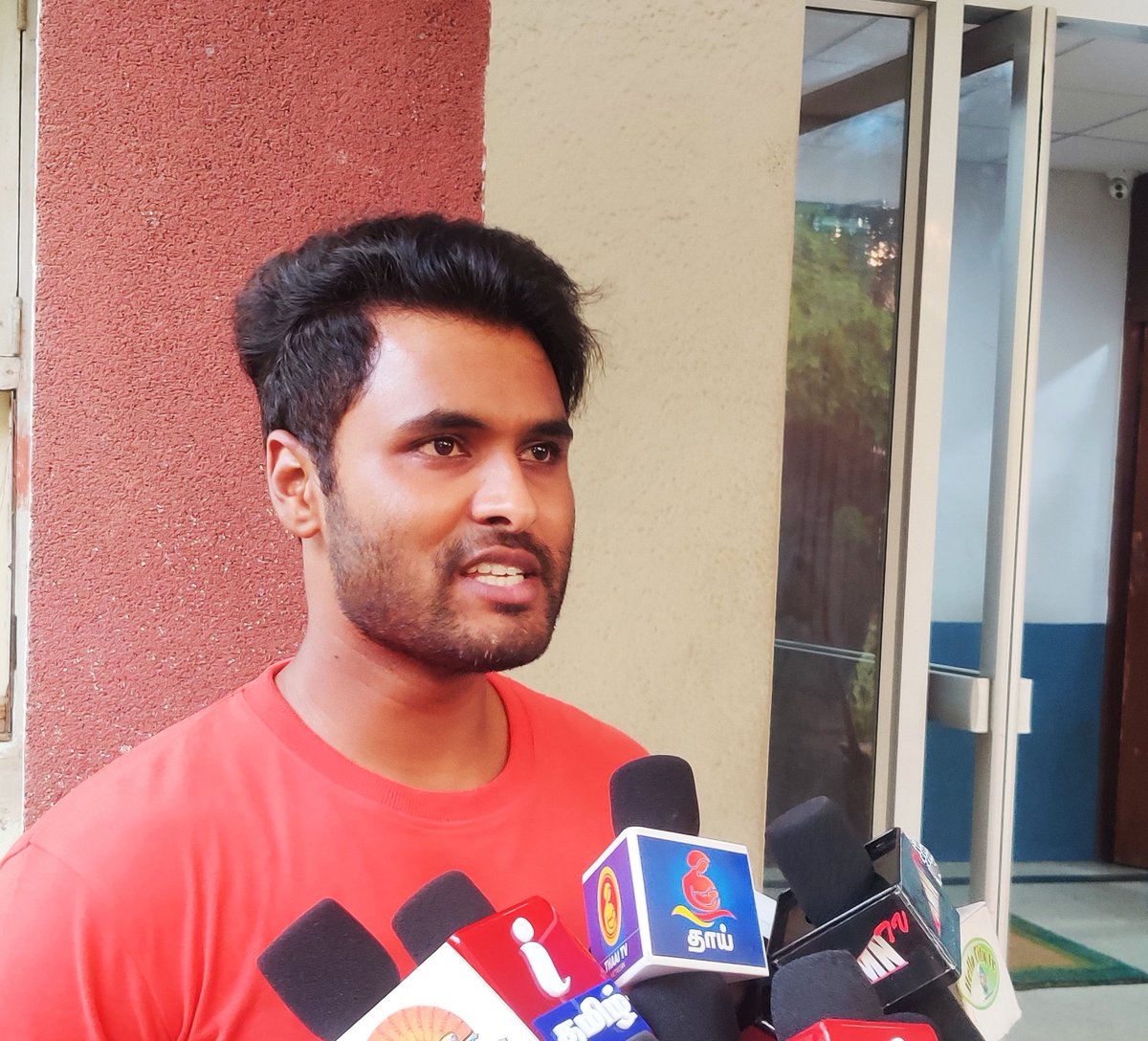 K_cinemaclub's tweet photo. Buzz : #Bigboss Fame #Amir opens up about his relationship with #Pavani. They are going to marry soon☺️

#Ak62 https://t.co/LrUGseaIyw