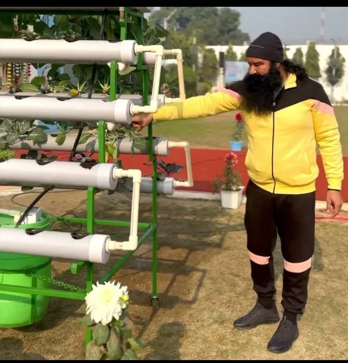 BaldevRaiMehta1's tweet image. How can we create a better environment while improving our health by consuming nutritious food grown with organic techniques?
 By following Guru ji&apos;s tips and tricks, we can start organic farming at our home itself
 #advancedfarming
 #OrganicFarming
 #OnlineGurukul
 #SaintDrMSG