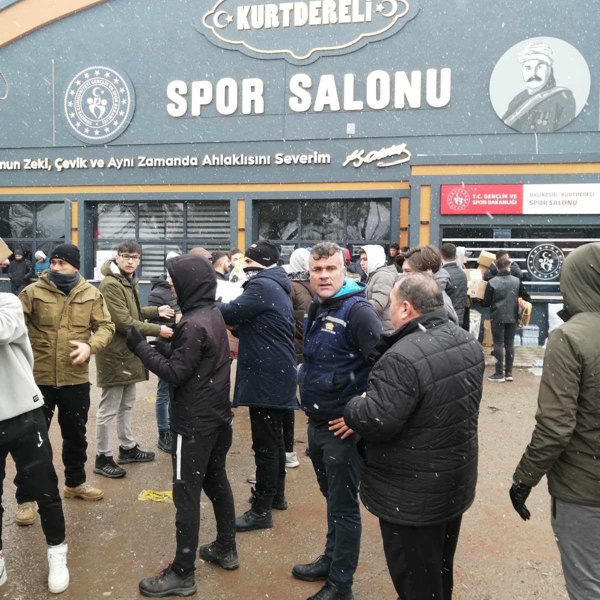 TDP Balıkesir il başkanlığı olarak gençlerle birlikte yardımlarımızı AFAD a teslim ettik
@TDPBalikesir