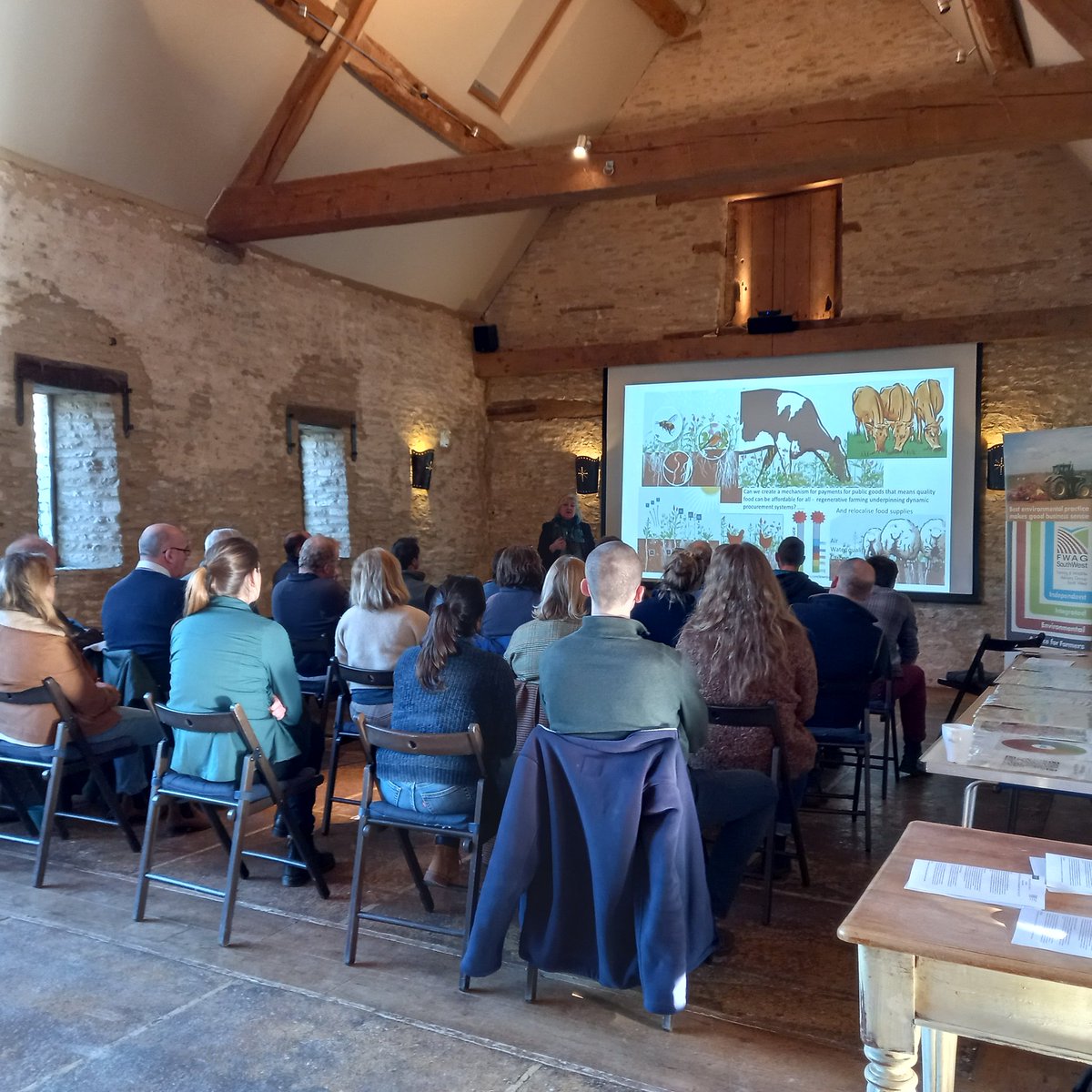 Beealert8's tweet photo. We are launching our #ELM T&T for the #UpperThames on 5 waterbodies. Helping farmers to be prepared for ecological investment into their local community and beyond. https://t.co/Q3mUBILxEQ