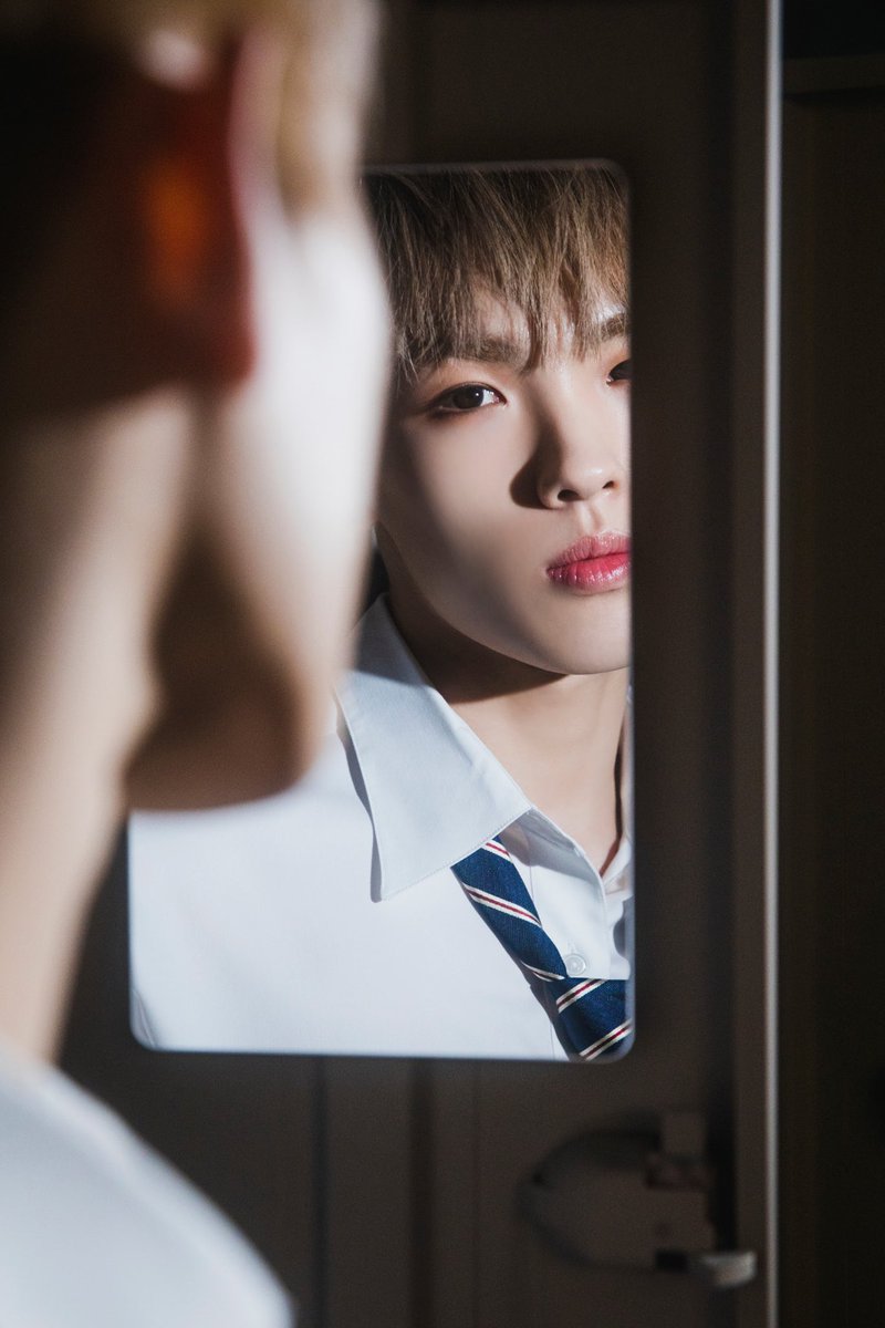 PlaySUPERKIND's tweet photo. 슈퍼카인드 SUPERKIND - MOODY - Concept photo part.4

#MOODY #무디
#SUPERKIND #슈퍼카인드 #GEON
#PlaySUPERKIND https://t.co/4GrO3ETcOZ