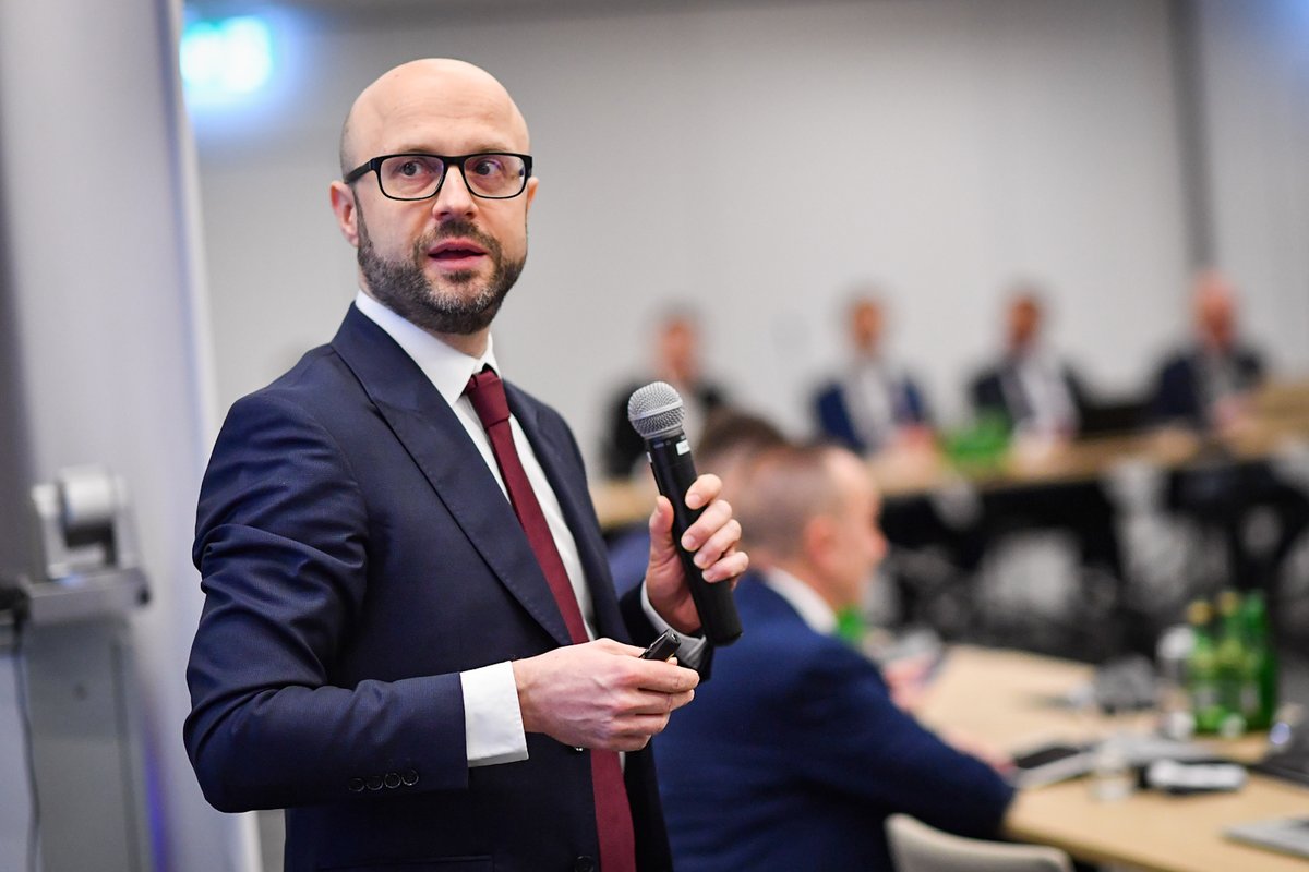 Urząd KNF tweet media
