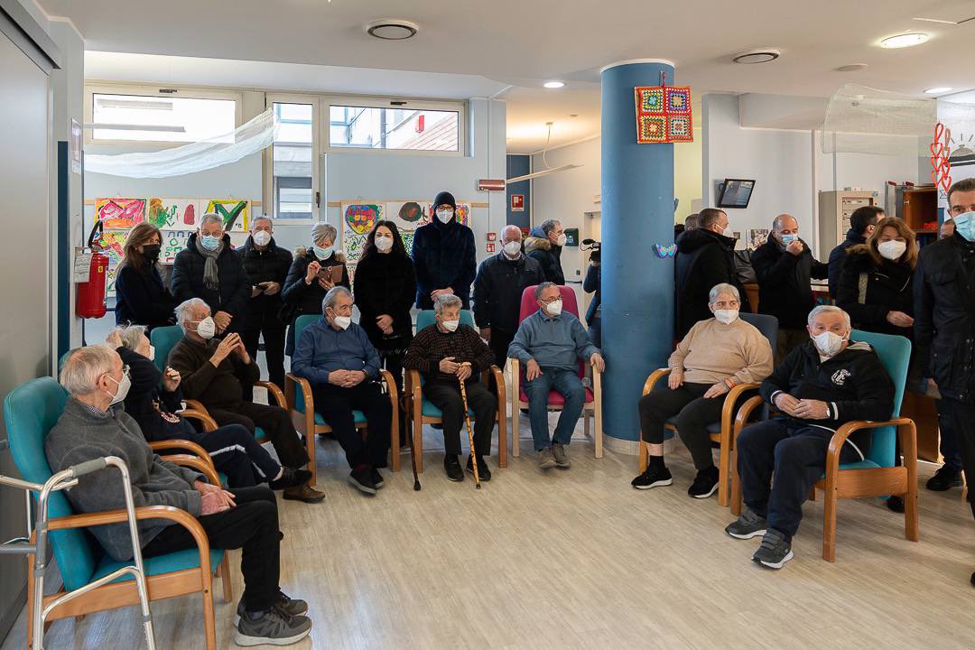 letiziamoratti's tweet photo. Con i nostri candidati Lodovica Cattaneo, Massimo Lena, Matteo Saponaro, Attilio Galbusera, accompagnati dal sindaco di Osio Sotto, Corrado Quarti abbiamo visitato il presidio socio sanitario San Donato, punto di riferimento per le famiglie che vivono situazioni di fragilità. https://t.co/R7dYyyUBsf