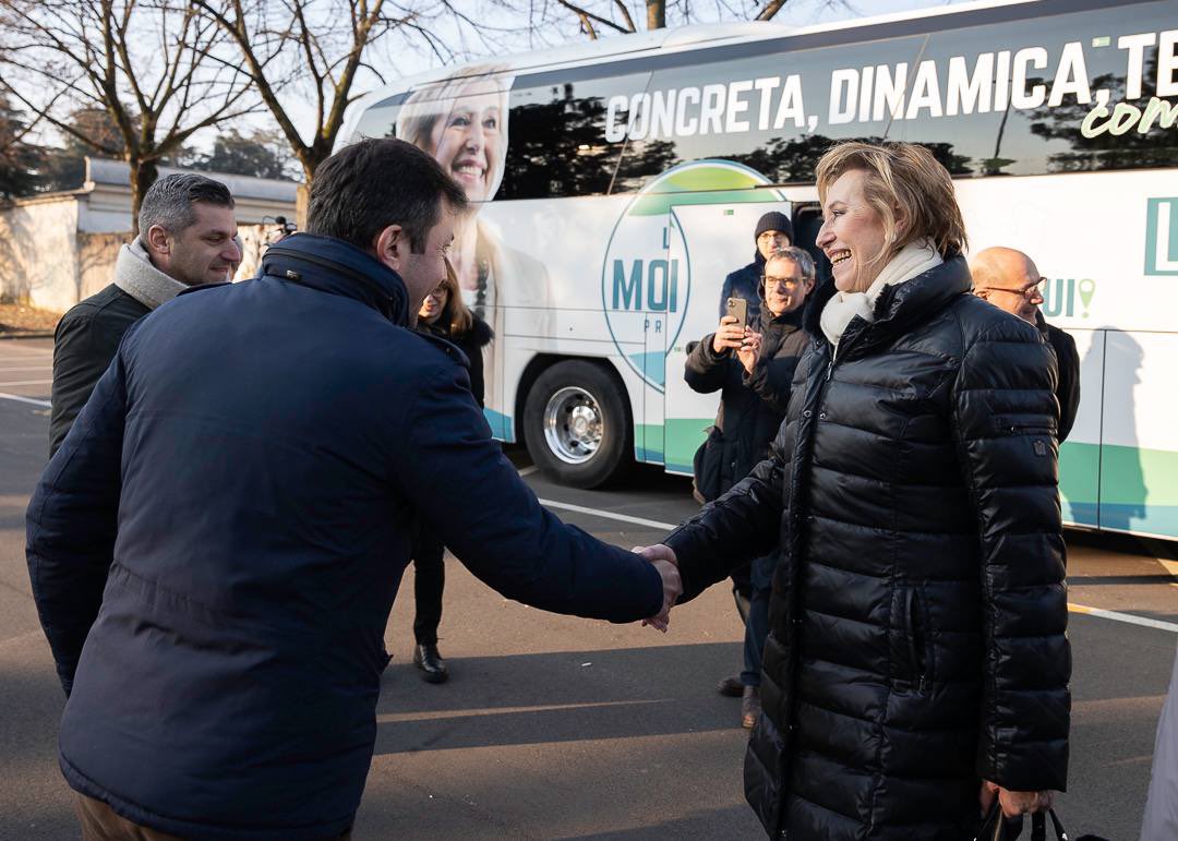 letiziamoratti's tweet photo. Con i nostri candidati Lodovica Cattaneo, Massimo Lena, Matteo Saponaro, Attilio Galbusera, accompagnati dal sindaco di Osio Sotto, Corrado Quarti abbiamo visitato il presidio socio sanitario San Donato, punto di riferimento per le famiglie che vivono situazioni di fragilità. https://t.co/R7dYyyUBsf