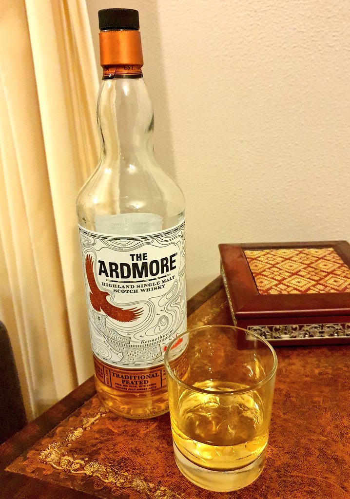 VickiTreadell's tweet photo. #slangevar @FMcGregorHonCon
๐ฅ
#InternationalScotchDay
#whisky
@MarkAGKent @ScotchWhiskySWA https://t.co/l0MKr32IXw
