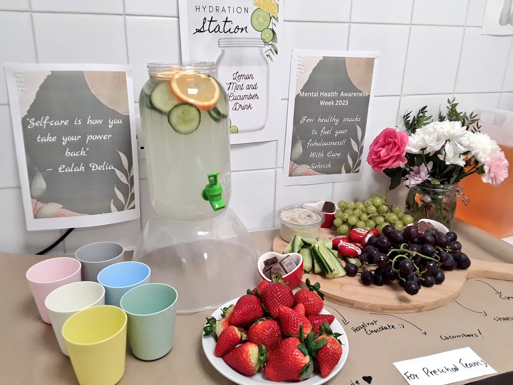 AshbridgeMaxy's tweet image. A healthy snack &amp;amp; hydration station for Preschool team. We have been focusing on mental health awareness week with the children and teams at Maxy :) @cosydirect @EYTagteam #EYtagteam #earlyyears @ashbridgeschool @mentalhealth #MentalHealthAwareness #MentalHealthMatters