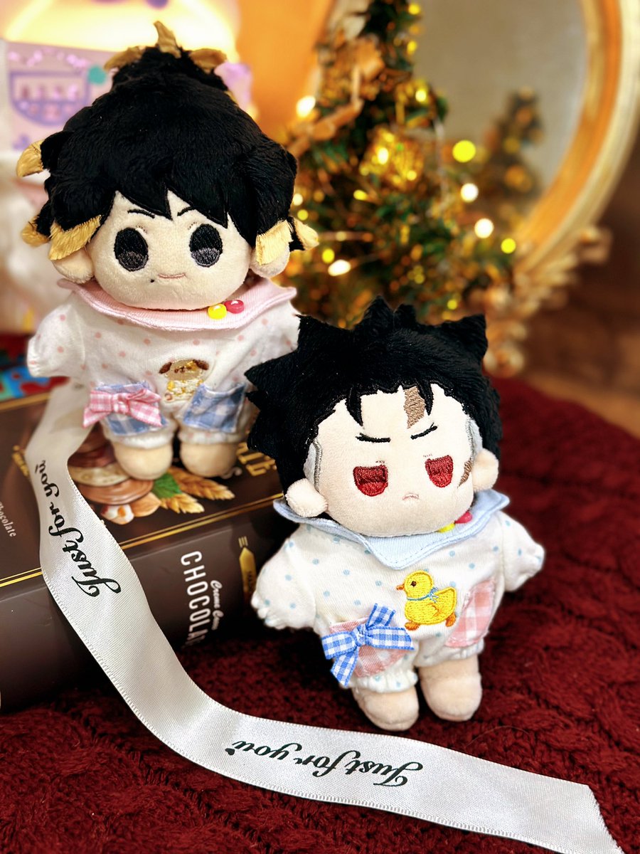 SAMESHIBACHAN's tweet photo. 遲來的聖誕氛圍照片！帶給大家暖呼呼的感覺～最近天氣轉熱了點，冬天好快就結束了啊！希望娃媽收到寶寶們，心裡也是暖暖的喔！😌❤️
—————————————————
 ⚜  │  鯊柴醬WORKSHOP  │  ⚜
—————————————————
#10cm棉花娃 #棉花娃 #手作棉花娃 
#10cm인형 #ぬいぐるみ #cottondoll #台灣娃 https://t.co/QbJ1ZLn4Sz