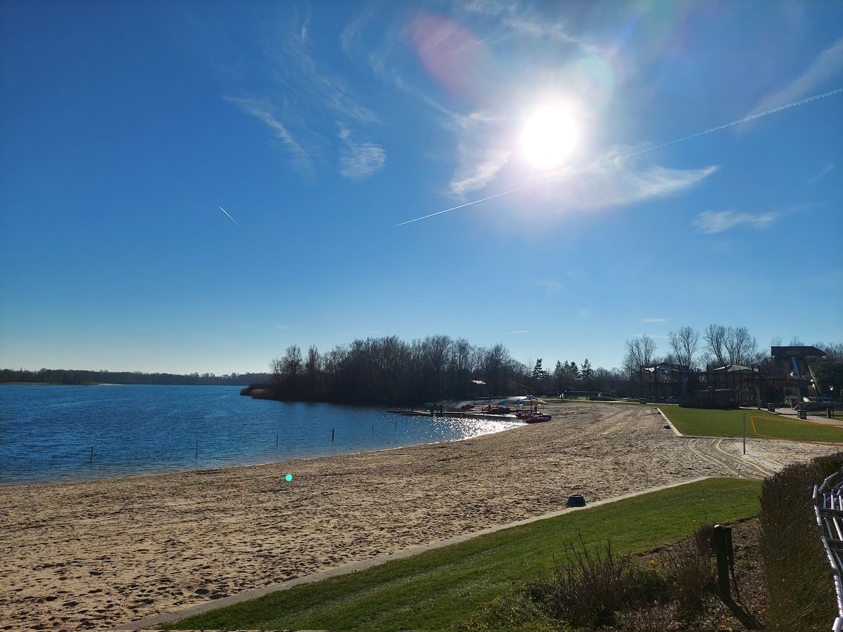 Plattekar's tweet photo. De zon is aan het schijnen
#Plezant https://t.co/a6fTzVYYLk