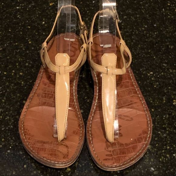 So good I had to share! Check out all the items I'm loving on <a href="/Poshmarkapp/">Poshmark</a> #poshmark #fashion #style #shopmycloset #samedelman: posh.mk/tTcP6tKCfxb