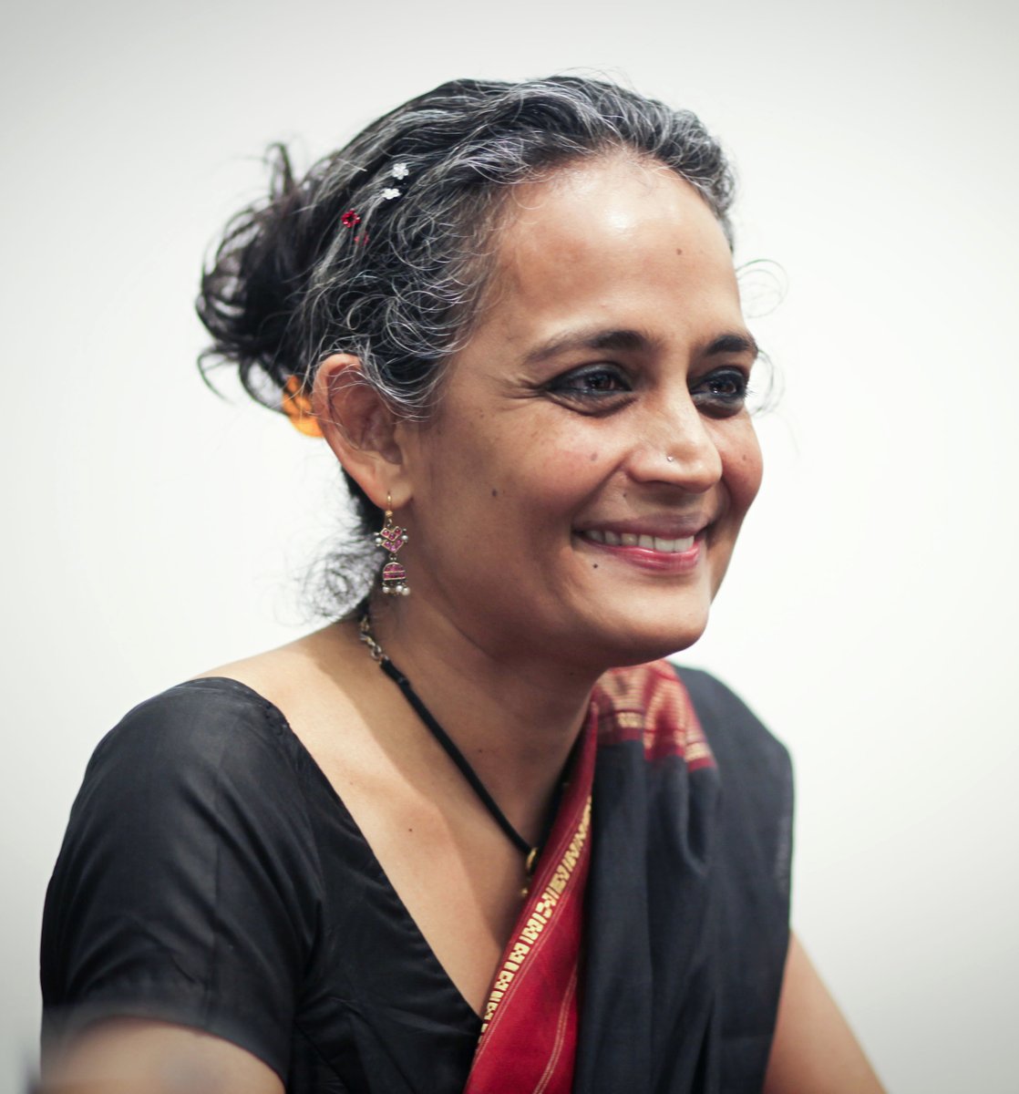LBHLibraries's tweet photo. We are heading to India today for our author spotlight: here is Arundhati Roy, Booker Prize winner in 1997.
https://t.co/gLEg7ReNuc
#RaceEqualityWeek #BooksWithoutBorders
@LDNLibraries @LBofHounslow https://t.co/C6wos4rp3m