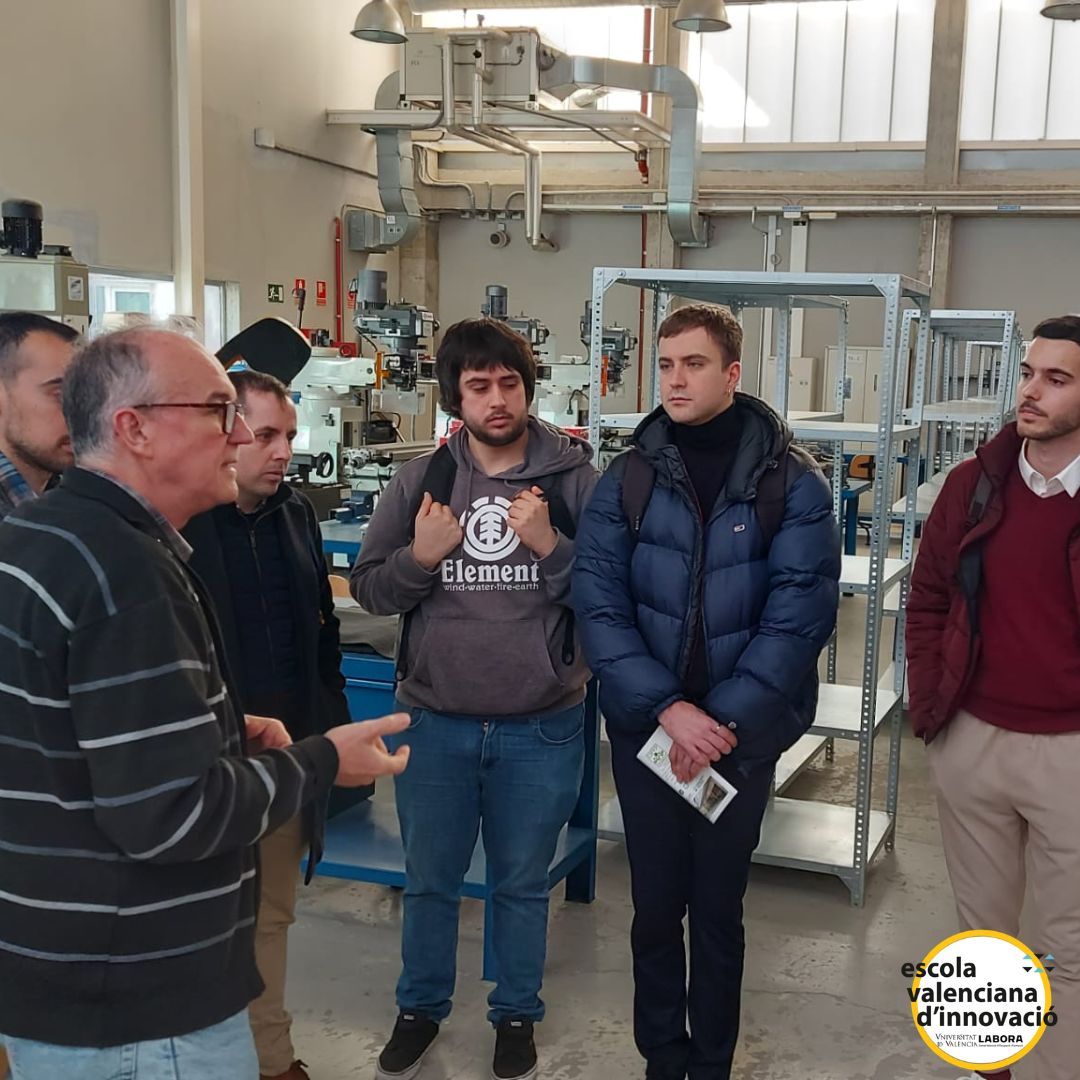 murfhoeth's tweet photo. 🆕Comencen les primeres sessions de treball de l'equip seleccionat dins del programa "Reptes #EVInnova2022"
➡️Aquest projecte té com a objectiu impulsar solucions innovadores, mitjançant l'ús de tecnologies conversacionals 🗣️👩💻, en diversos centres de @GVAlabora https://t.co/NpNwLZn08L