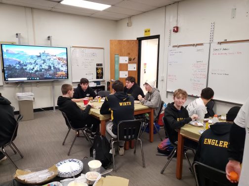 HFLSwim_Dive's tweet photo. It’s Sectional Prelims day for HFL Swimming!  Time to bring it boys! A big team breakfast to start the day this morning. https://t.co/RVcxwEVVYx