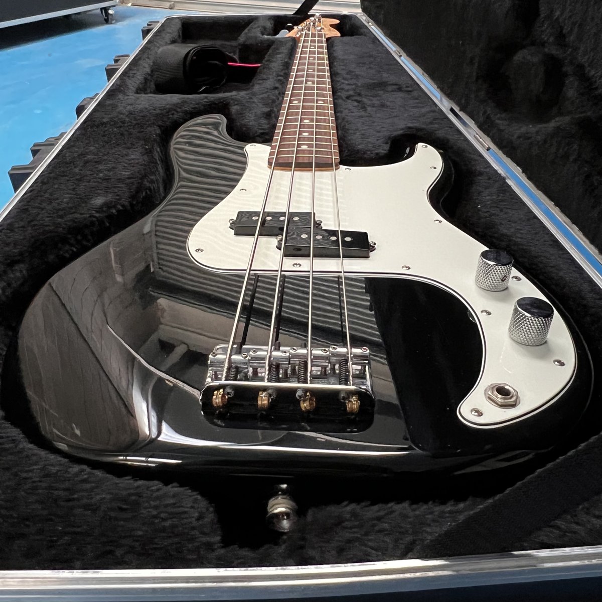 CityAndMoon's tweet photo. This beautiful Fender Precision Bass has been prepped, polished, tuned and sent out the door for a few weeks. 

Need to hire backline for a tour? Concert? Recording session? Drop us an email - hire@cityandmoonbackline.co.uk toby@cityandmoonbackline.co.uk https://t.co/FOha2HWeME