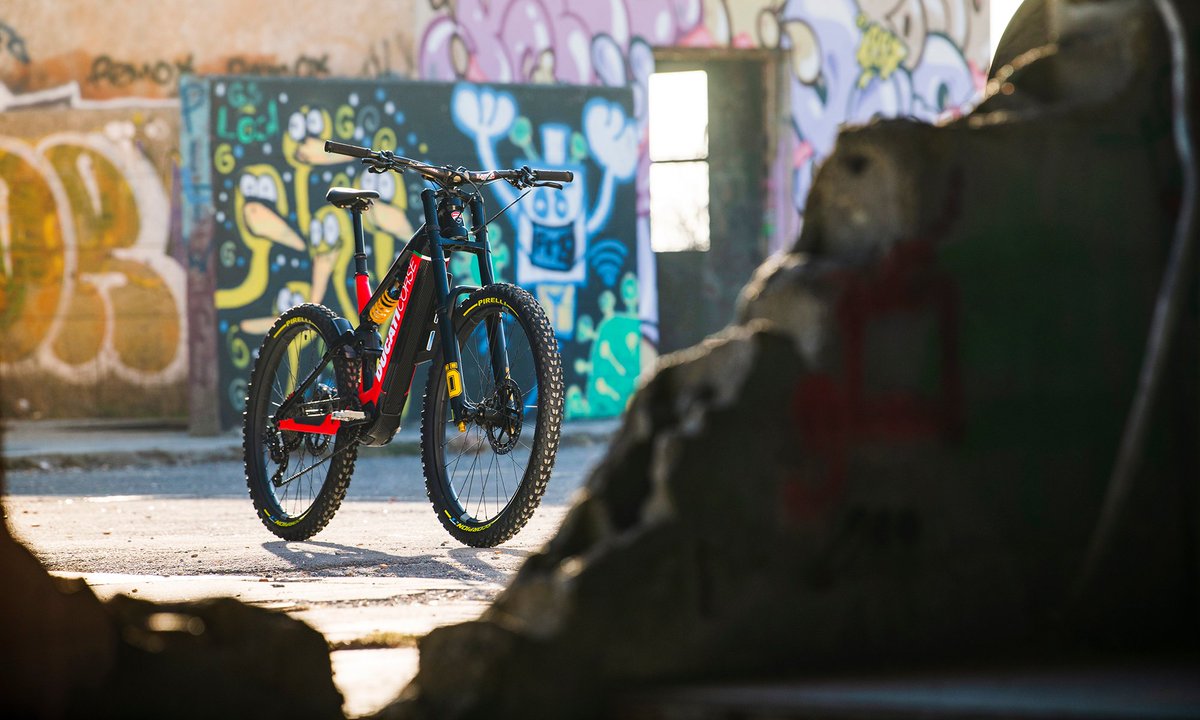 DucatiUK's tweet photo. TK-01 RR Ltd Edition powered by THOK 🔥
https://t.co/9zp29FNBZl
#Ducati #ebike #TK01RR https://t.co/GriGaF5vjX