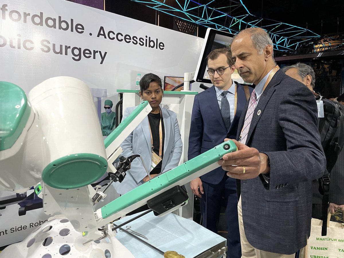 We’re back from India! While at #USICON2023 in Delhi, Karl Godlewski & I enjoyed checking out the first Indian indigenously designed & manufactured surgical robot @SSINNOVATIONS_ Mantra system.

At 1/3 the cost of current platforms, it could revolutionize access in LMIC contexts.