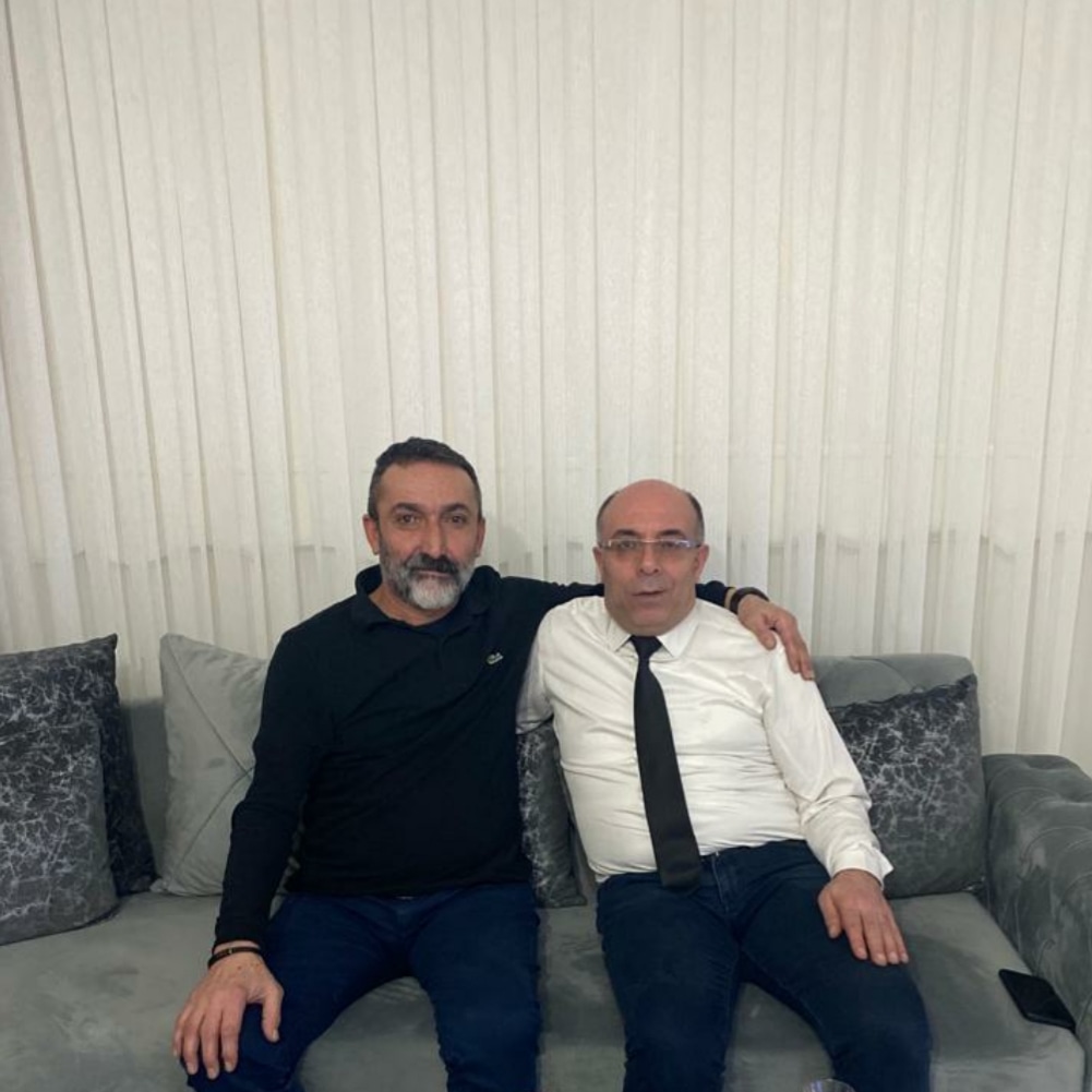 Yıl (1989) ve yıl (2023) 34 yıl sonra kardeşim hekim acuma kocaeli gebze de evinde ziyaret etim dostum çocukluk arkadaşım la sevgi dolu bir hasret giderdik allah varlığını sağlığını  dayım etsin inşaallah nice ziyaretlerimiz daim olsun