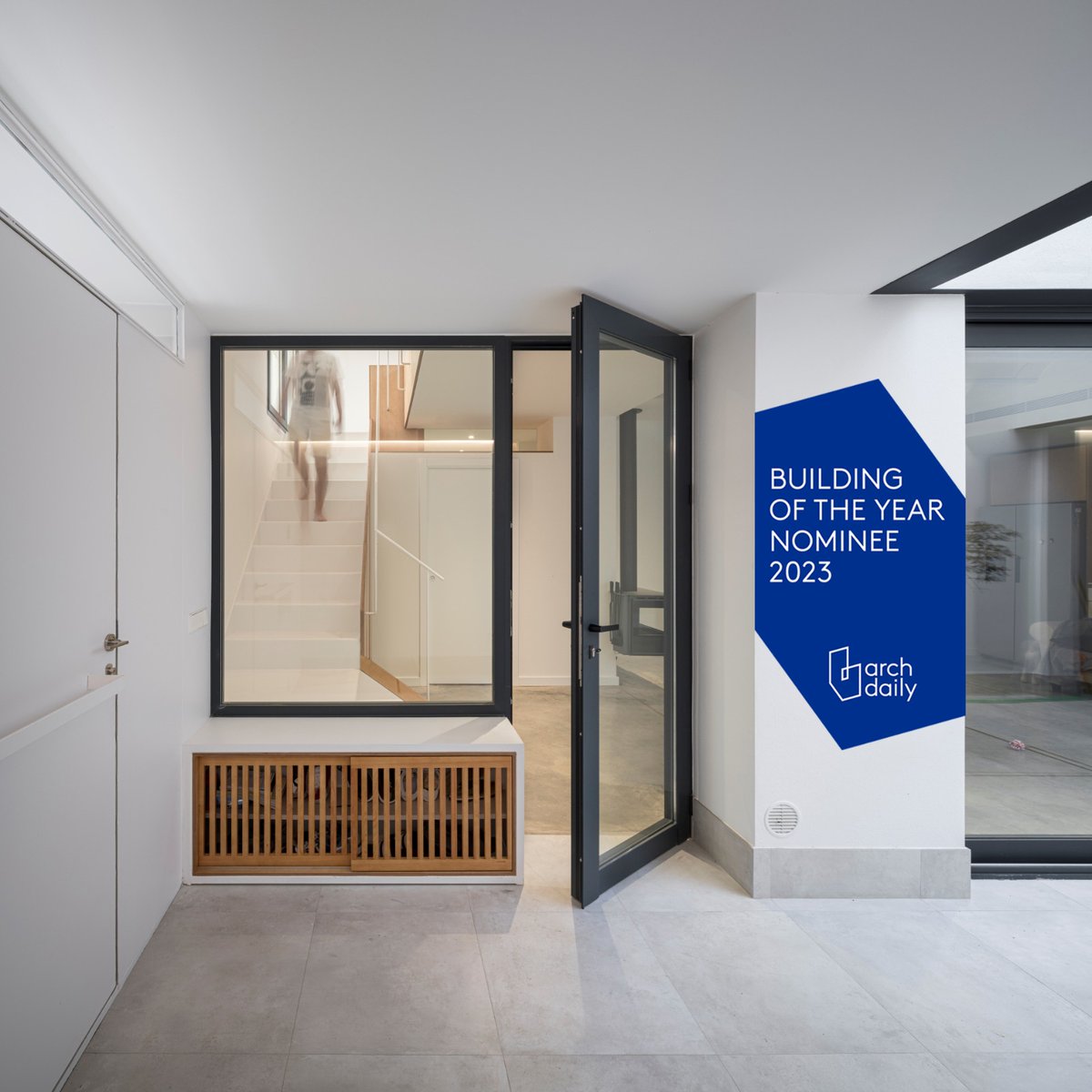 pmenaarqto's tweet photo. Pues nuestra Casa para Aitor está entre los seleccionados para edificio del año (con otros 4499 😅). No voy a dar nada la turra, que ya somos mayores para concursos de popularidad, pero:

Vótenme
porque mi rumba está buena (x2)

https://t.co/x34Oi3W13L https://t.co/bxs723f2jT