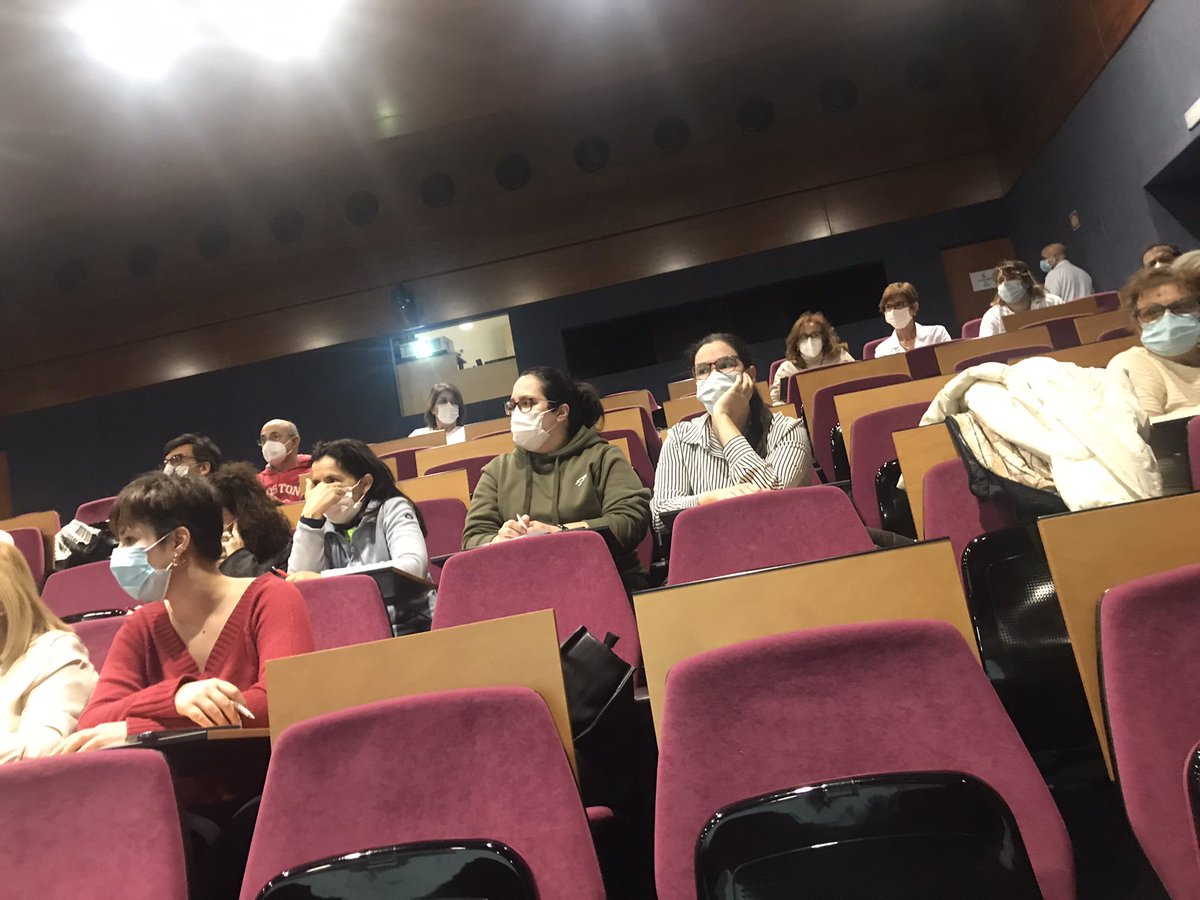 pfluriache's tweet photo. 🔴El Dr. Miguel Ángel Alvarez presenta el Protocolo Asistencial Integral de Cuidados #Paliativos en #sanidadtalavera Por qué y con quién? Fundamental la coordinación con #AP en base a un modelo compartido de atención. #humanizacion https://t.co/PWqihJK9QL