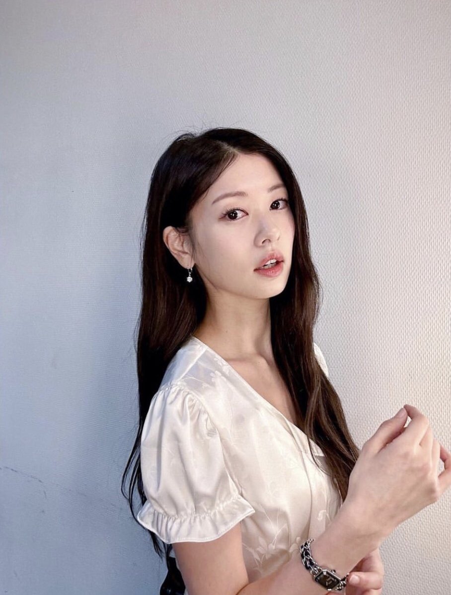 BuyeonsCult's tweet photo. #JungSoMin’s VISUAL is no joke~ well deserves to be listed as one of the prettiest Korean Actress❤️ https://t.co/E9YGOIjya8