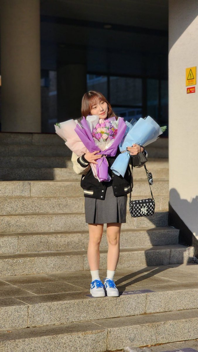 Kep1updates's tweet photo. Hello Kep1ians! We would like to clarify that Youngeun will also be receiving the graduation charm. 

#Kep1er #케플러 @Official_Kep1er https://t.co/omiuqhCreR