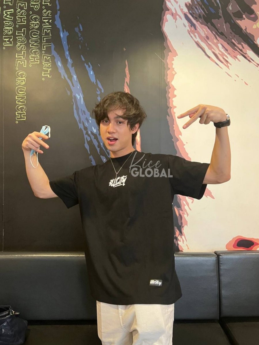 KICEglobal's tweet image. Spamming your timeline with @kiceisnice ‘s visuaaaals! 💜

#kice #kiceglobal #handsome